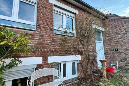 Haus Leichlingen (Rheinland) - 8 Zimmer, 180 m&sup2;, 649.000&euro; | Angebot:25354627