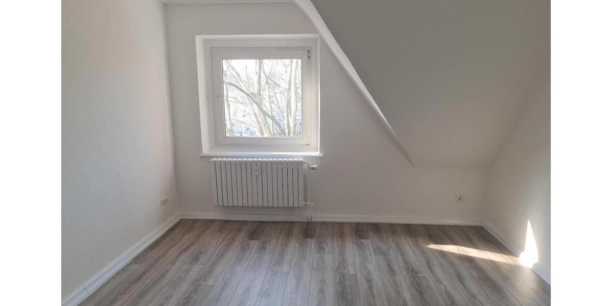 Dachgeschoßwohnung Duisburg Hamborn - 3 Zimmer, 74 m&sup2;, 510&euro; | Angebot:25803939