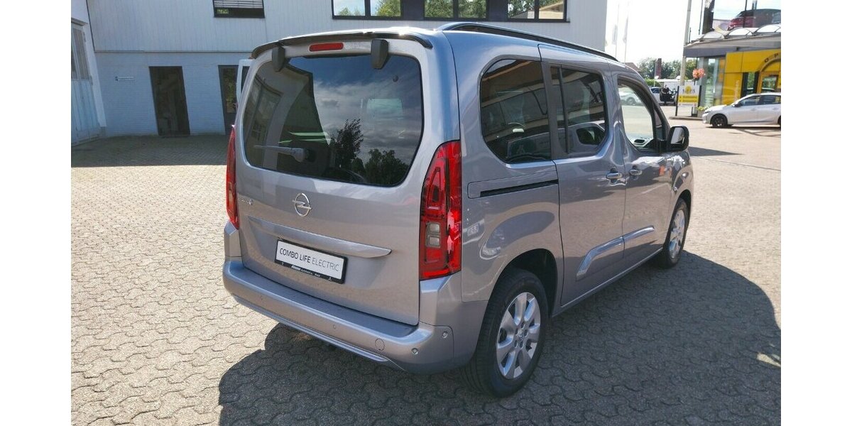 Opel Combo Life - e Ultimate 4.500 km 28.290 &euro; HAAN 42781