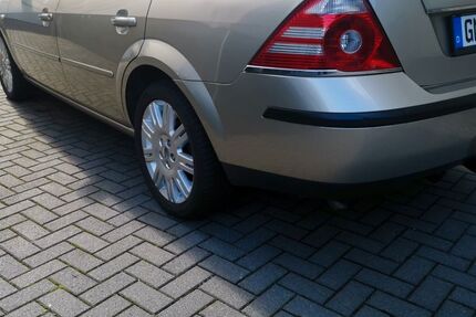 Ford Mondeo 179.999 km 3.800 &euro; Radevormwald 42477