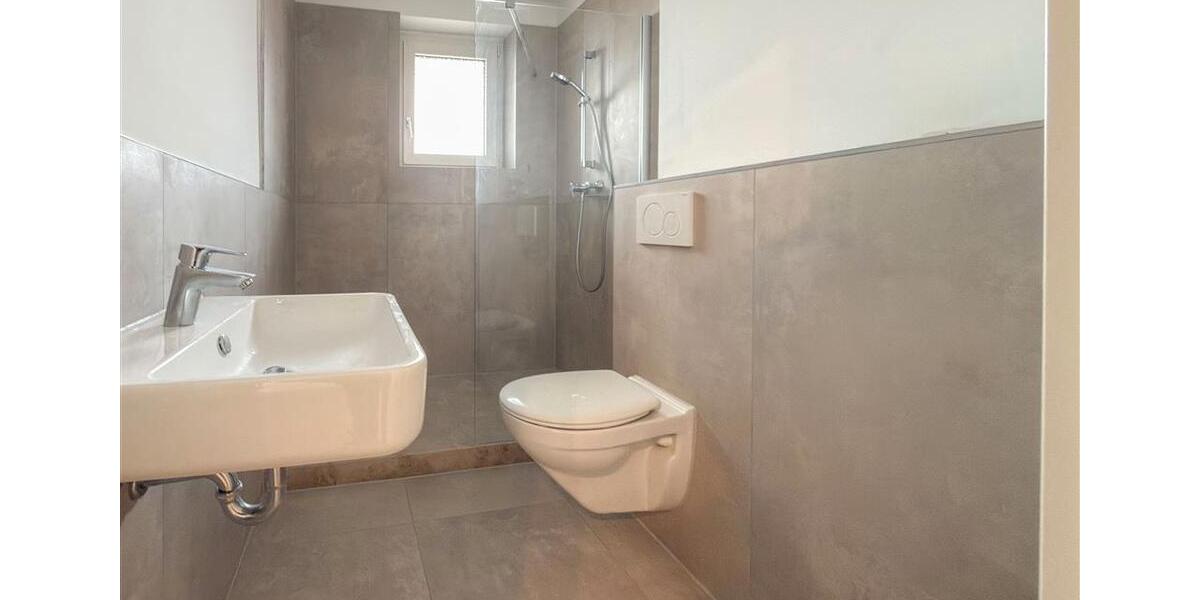 Etagenwohnung Neuss - 3 Zimmer, 70 m&sup2;, 1.050&euro; | Angebot:26039561