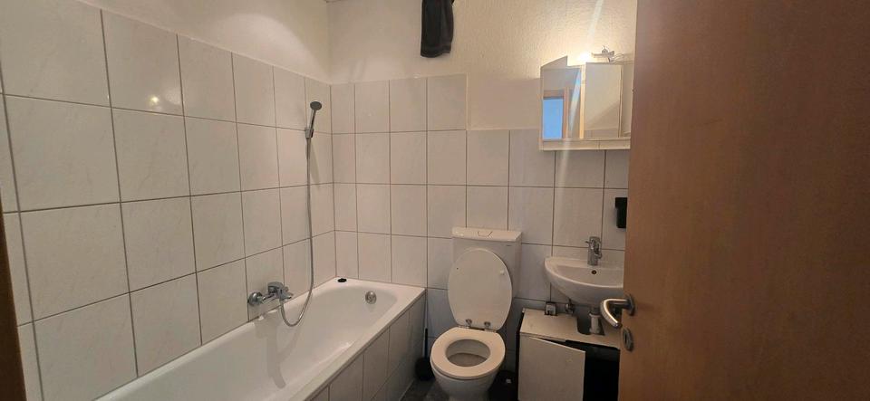 Etagenwohnung Duisburg Mittelmeiderich - 3 Zimmer, 75 m&sup2;, 890&euro; | Angebot:25921636