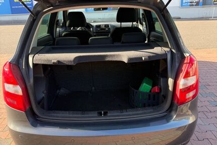 Skoda Fabia 203.000 km 2.100 &euro; Duisburg 47229