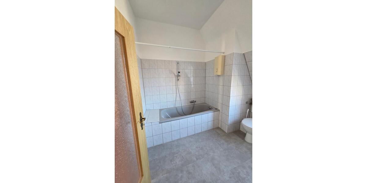 Dachgeschoßwohnung Wuppertal Gemarkung Barmen - 4 Zimmer, 90 m&sup2;, 625&euro; | Angebot:25963687