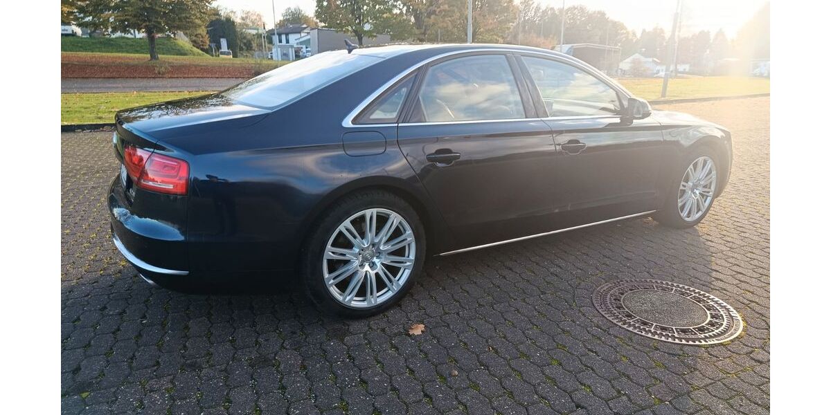 Audi A8 240.000 km 19.000 &euro; Burscheid 51399