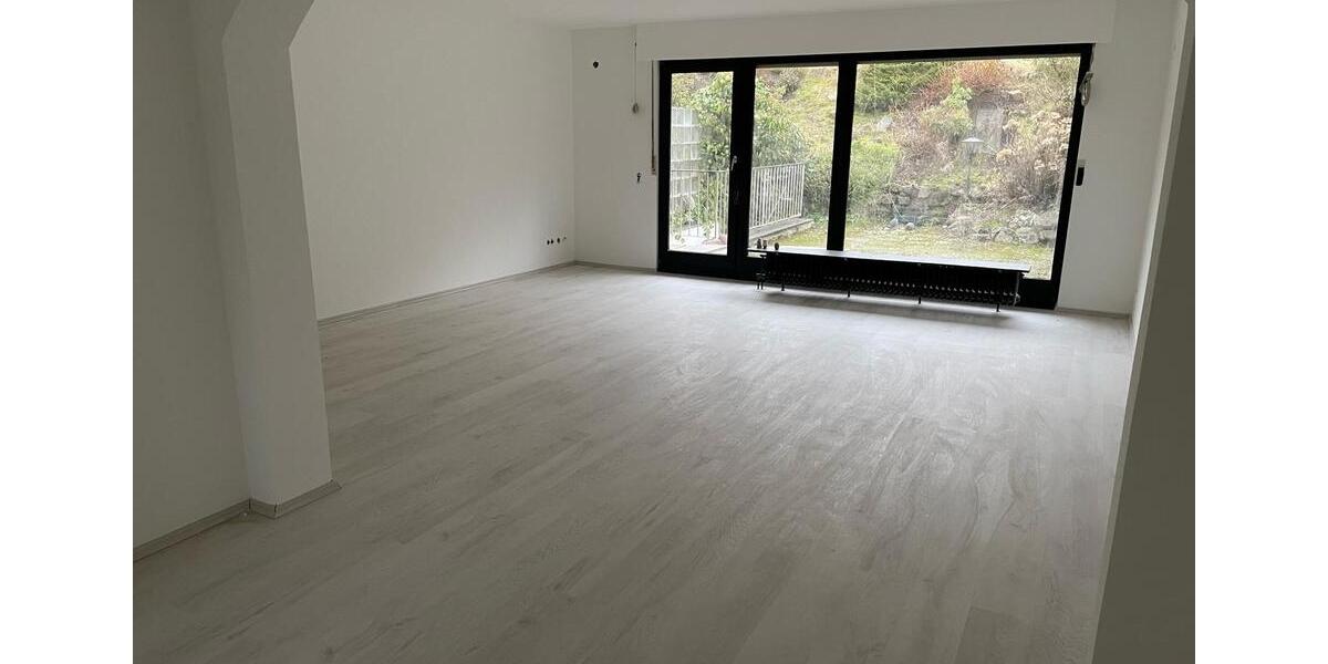 Reihenhaus Wuppertal Gemarkung Elberfeld - 5 Zimmer, 165 m&sup2;, 1.800&euro; | Angebot:25975942