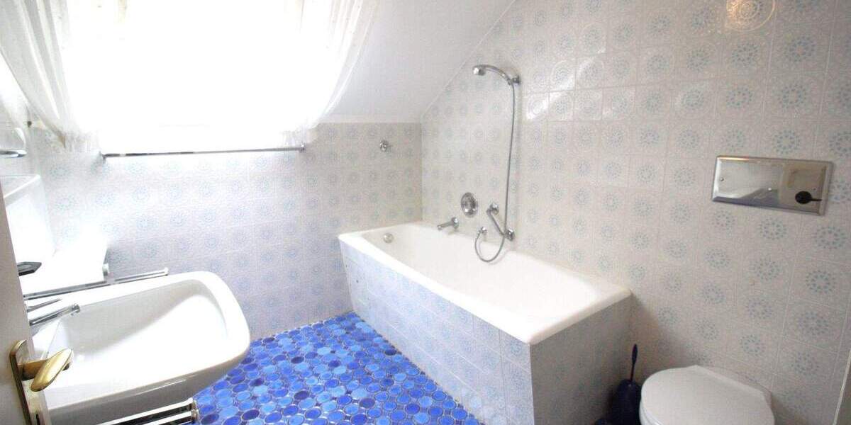 Einfamilienhaus Ratingen Hösel - 8 Zimmer, 303 m&sup2;, 1.450.000&euro; | Angebot:25779367