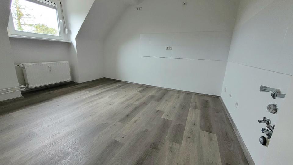 Dachgeschoßwohnung Essen Stadtbezirk IV - 2 Zimmer, 47 m&sup2;, 429&euro; | Angebot:24493576