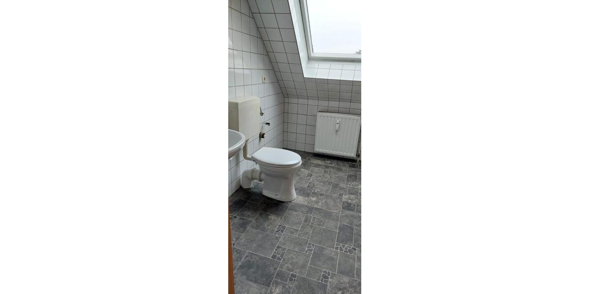 Dachgeschoßwohnung Gladbeck Brauck - 2.5 Zimmer, 80 m&sup2;, 420&euro; | Angebot:25931912