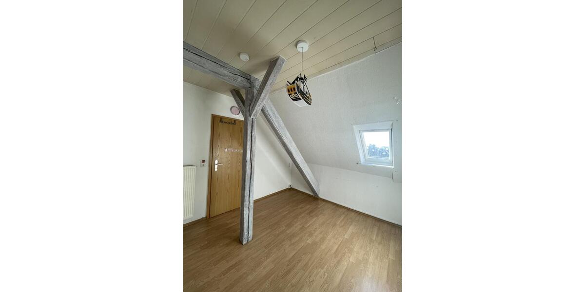 Dachgeschoßwohnung Herne - 9 Zimmer, 180 m&sup2;, 1.530&euro; | Angebot:26126992