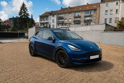 Tesla Model Y 41.500 km 41.900 &euro; Duisburg 47137