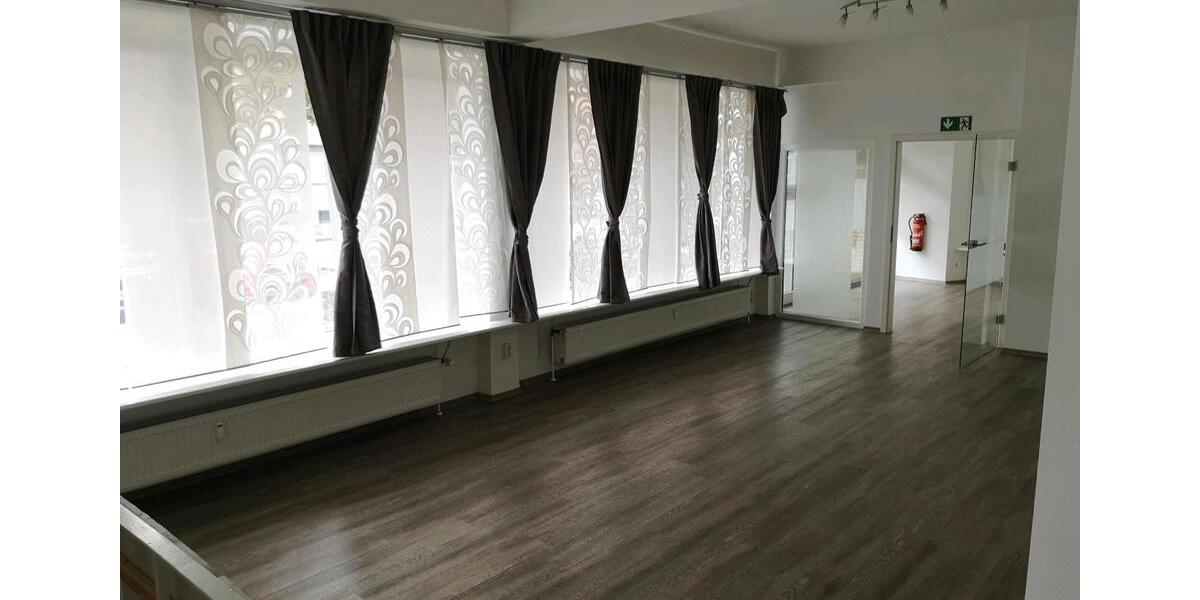 Erdgeschoßwohnung Duisburg Großenbaum - 7 Zimmer, 166 m&sup2;, 2.490&euro; | Angebot:27585791