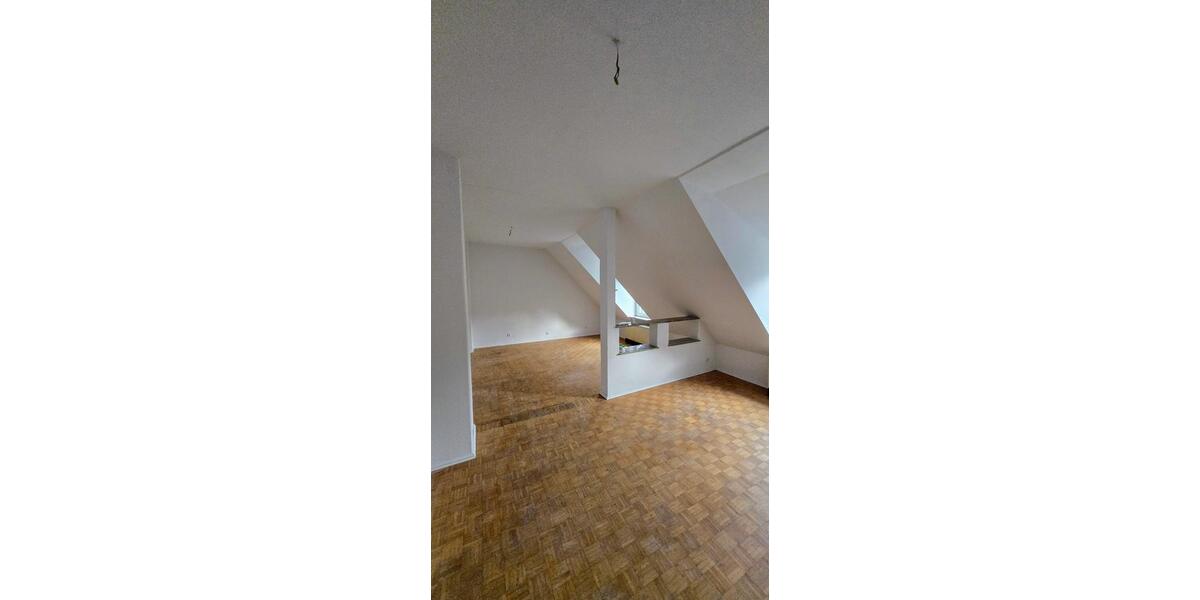 Etagenwohnung Wuppertal Barmen - 4 Zimmer, 102 m&sup2;, 858&euro; | Angebot:25366763