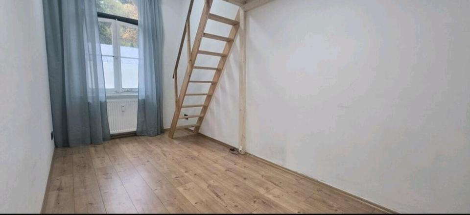 Etagenwohnung Radevormwald - 6 Zimmer, 134 m&sup2;, 225.000&euro; | Angebot:27023131