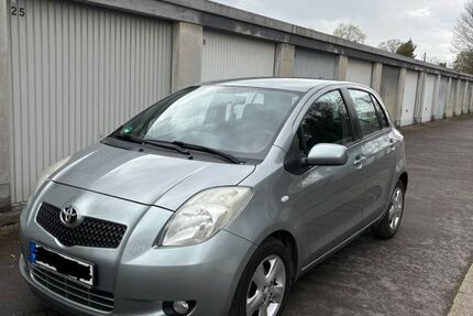 Toyota Yaris 192.813 km 3.299 &euro; Wülfrath 42489