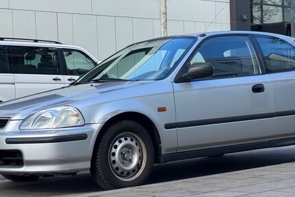 Honda Civic 98.900 km 3.800 &euro; Meerbusch 40670