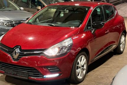 Renault Clio 112.000 km 8.890 &euro; Wuppertal 42349