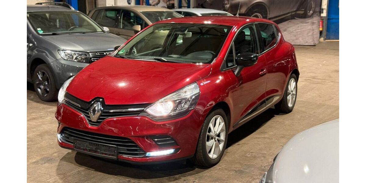 Renault Clio 112.000 km 8.900 &euro; Wuppertal 42349
