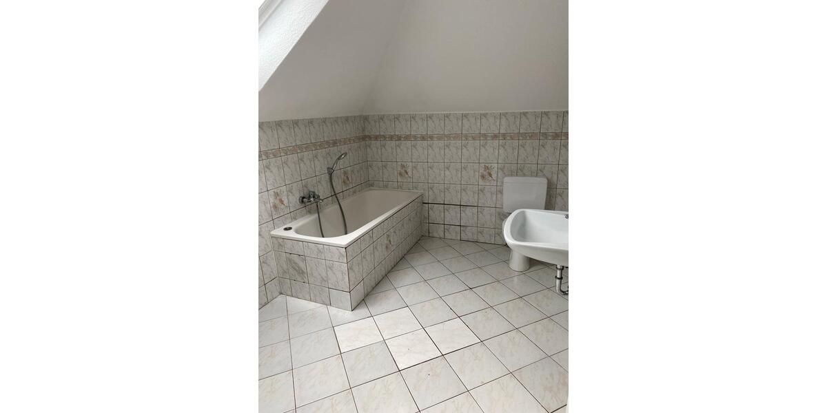 Dachgeschoßwohnung Essen Stadtbezirk IX - 2 Zimmer, 70 m&sup2;, 780&euro; | Angebot:24372084