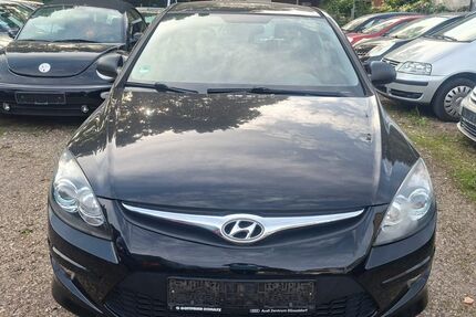 Hyundai i30 175.000 km 2.499 &euro; Oberhausen 46045