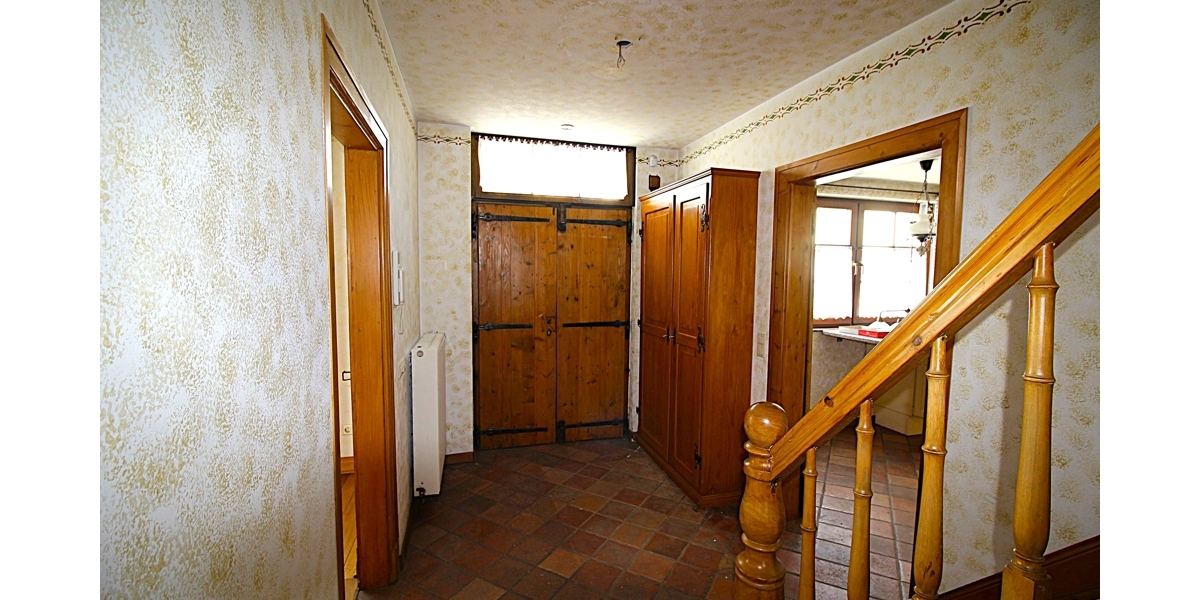 Kernsaniertes Einfamilienhaus mit (Bau)-Grundstück und großem Anbau mit vielen Nutzungsmöglichkeiten - Einfamilienhaus Solingen Ohligs | Angebot:23472326