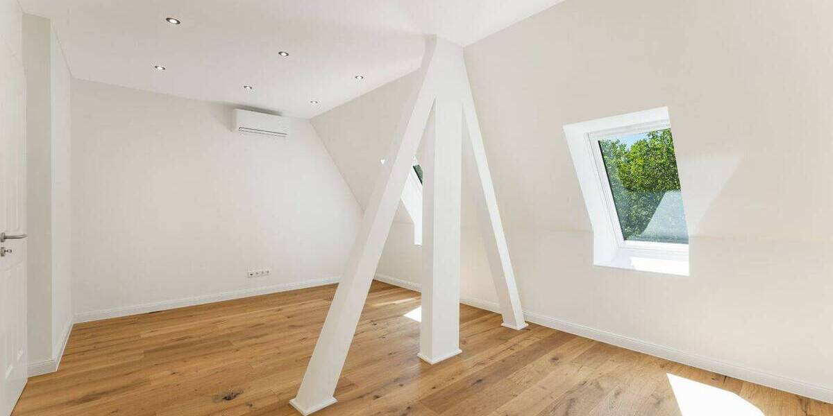 Etagenwohnung Düsseldorf Düsseltal - 3 Zimmer, 122 m&sup2;, 790.000&euro; | Angebot:26826322