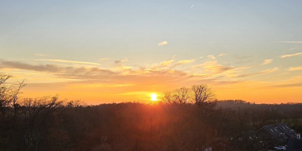 Hoch oben wohnen und die Sonne genießen - Dachgeschoßwohnung Mettmann Metzkausen | Angebot:25919158