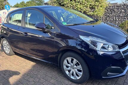 Peugeot 208 33.800 km 8.900 &euro; Düsseldorf 40468