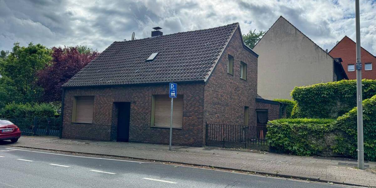 Einfamilienhaus Oberhausen Sterkrade-Mitte - 8 Zimmer, 145 m&sup2;, 275.000&euro; | Angebot:26572490