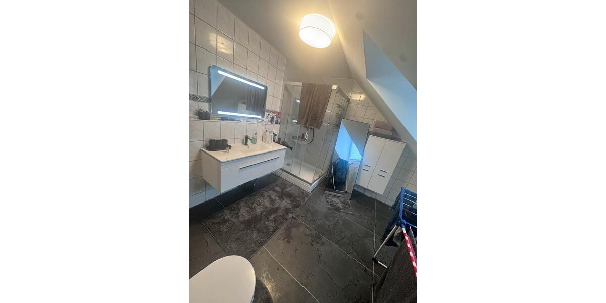 Dachgeschoßwohnung Gelsenkirchen Gelsenkirchen-West - 2.5 Zimmer, 70 m&sup2;, 120.000&euro; | Angebot:24751825