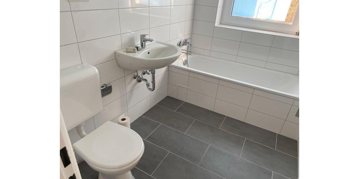 Etagenwohnung Velbert Pöthen - 3.5 Zimmer, 75 m&sup2;, 685&euro; | Angebot:25323272