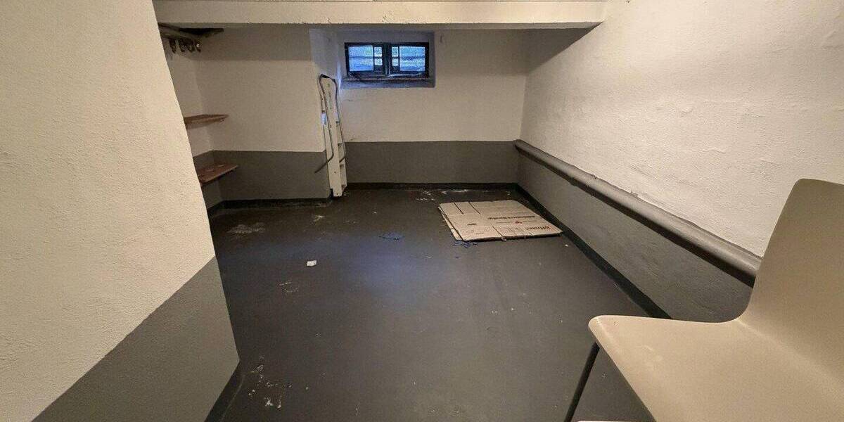 Mehrfamilienhaus, Wohnhaus Essen Stoppenberg - 9 Zimmer, 221 m&sup2;, 299.000&euro; | Angebot:25897495