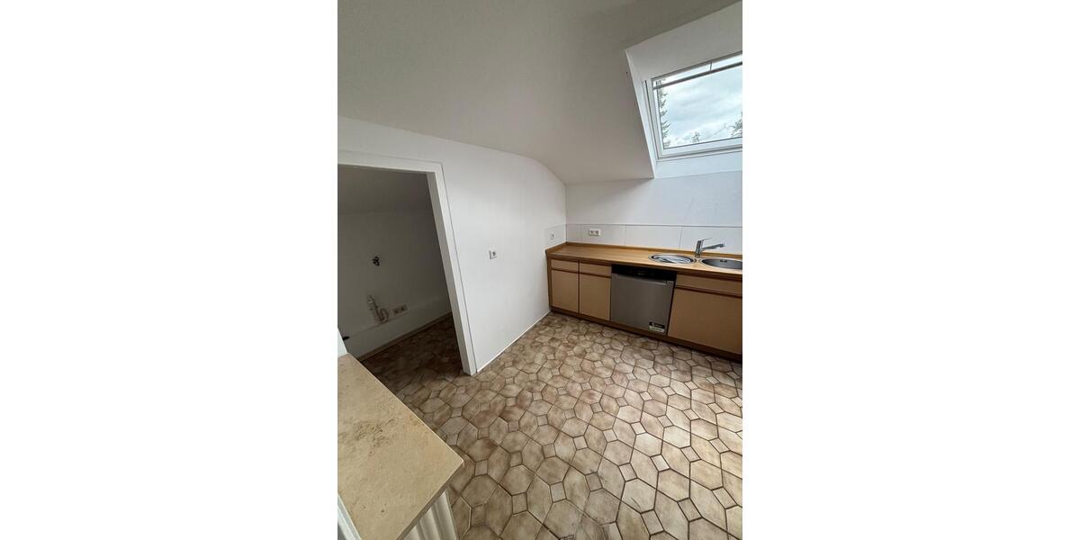 Dachgeschoßwohnung Wuppertal Arrenberg - 3 Zimmer, 82 m&sup2;, 750&euro; | Angebot:27556794