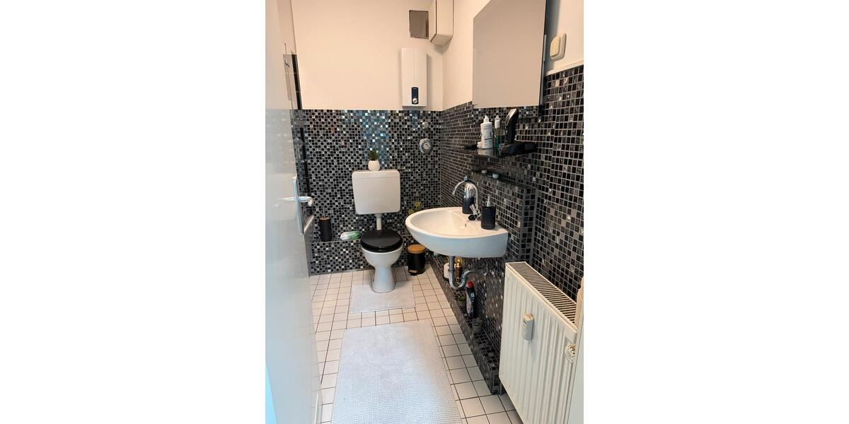 Dachgeschoßwohnung Essen Frillendorf - 2 Zimmer, 70 m&sup2;, 664&euro; | Angebot:25255160