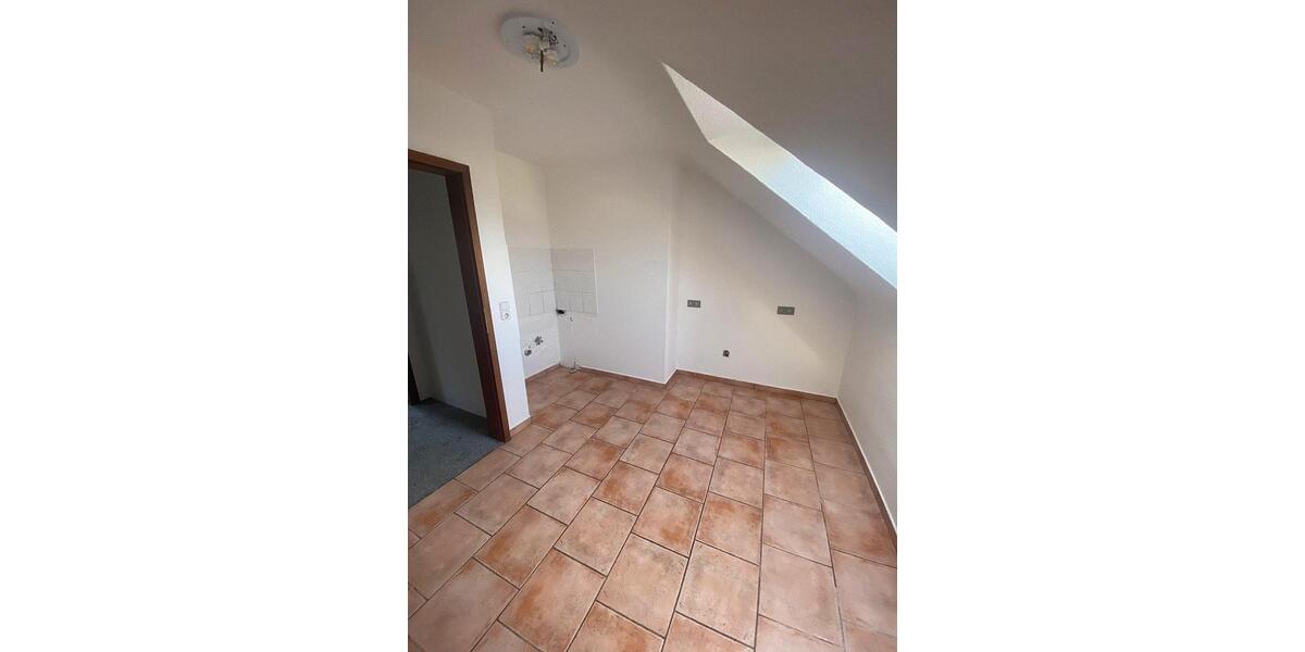 Dachgeschoßwohnung Duisburg Duisburg-Mitte - 2 Zimmer, 65 m&sup2;, 425&euro; | Angebot:26262987
