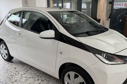Toyota Aygo (X) 144.657 km 4.750 &euro; Remscheid 42853