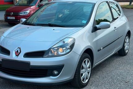 Renault Clio 150.000 km 2.500 &euro; Essen 45294