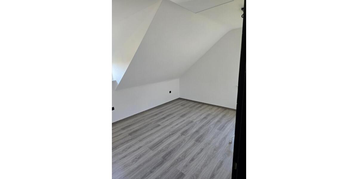 Dachgeschoßwohnung Ratingen - 2 Zimmer, 50 m&sup2;, 650&euro; | Angebot:25272327