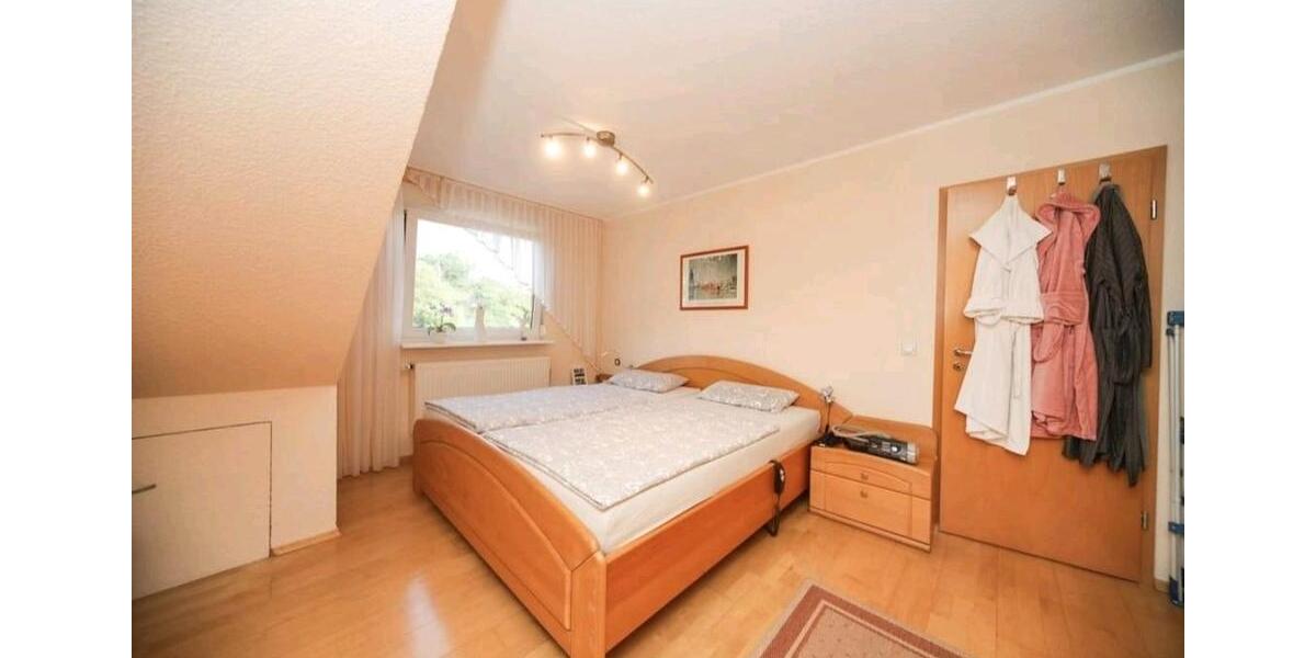 Dachgeschoßwohnung Herne Altenhöfen - 3.5 Zimmer, 106 m&sup2;, 150.000&euro; | Angebot:24817885