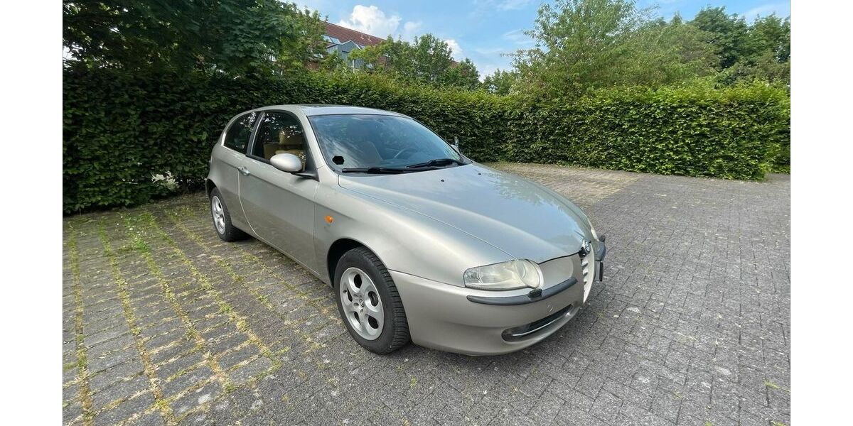 Alfa Romeo 147 184.000 km 2.150 &euro; Meerbusch 40670