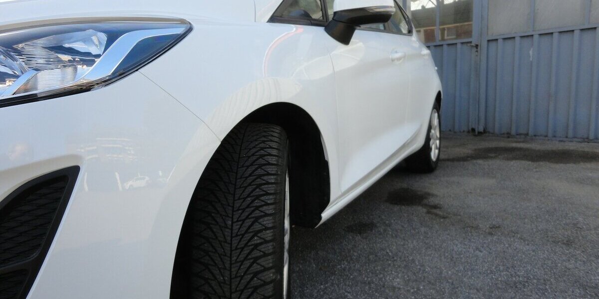 Ford Fiesta Trend 1,1 52 kw Klima SHZ 5Tür 1 Hd 20Tkm 20.000 km 9.790 &euro; Neuss 41462