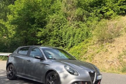 Alfa Romeo Giulietta 221.000 km 7.800 &euro; Duisburg 47198