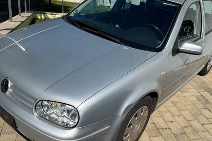 VW Golf 207.493 km 999 &euro; Essen 45128