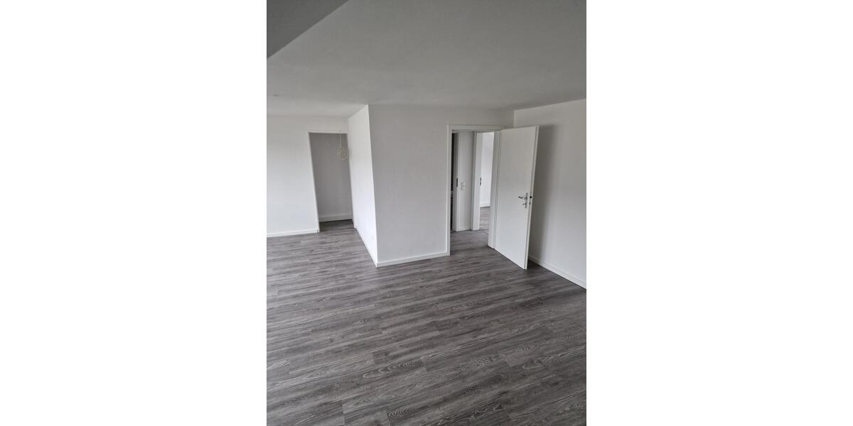 Etagenwohnung Duisburg Mittelmeiderich - 3 Zimmer, 74 m&sup2;, 630&euro; | Angebot:25614422