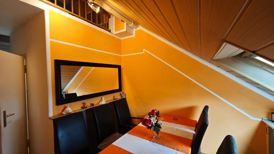 Dachgeschoßwohnung Düsseldorf Stadtbezirk 8 - 3 Zimmer, 85 m&sup2;, 1.100&euro; | Angebot:26475296