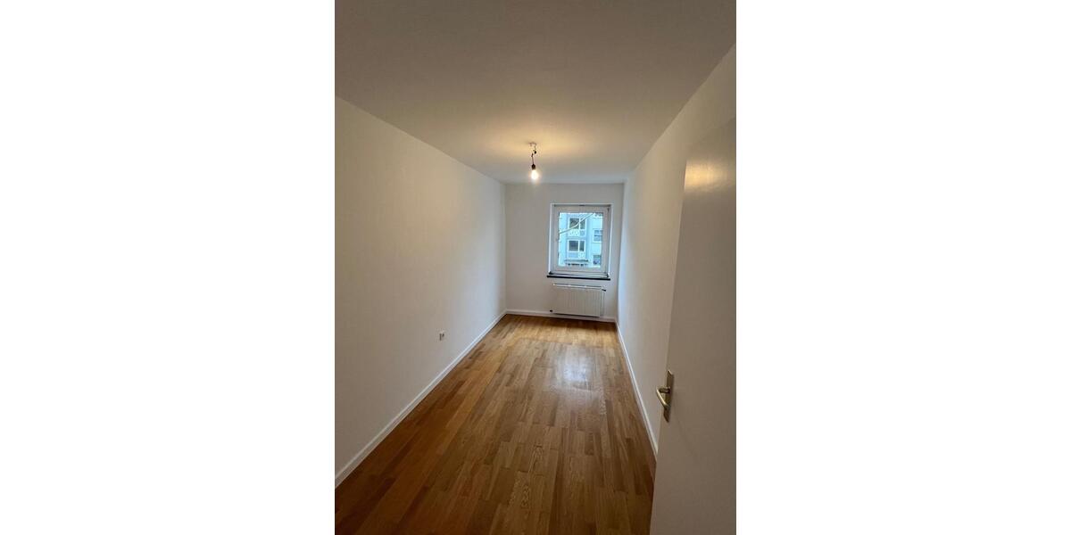 Etagenwohnung Essen Stadtbezirk II - 3.5 Zimmer, 63 m&sup2;, 775&euro; | Angebot:25978307