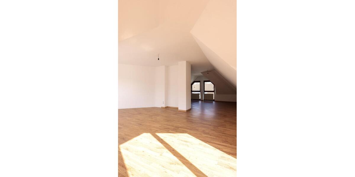 Dachgeschoßwohnung Wuppertal Dönberg - 4 Zimmer, 117 m&sup2;, 1.410&euro; | Angebot:27557468