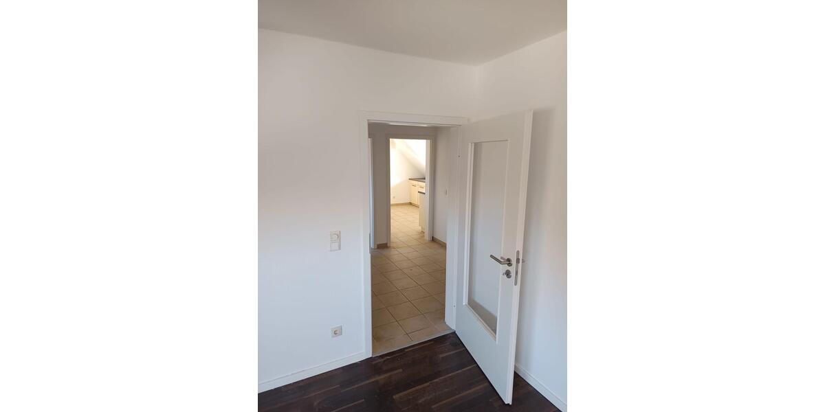 Dachgeschoßwohnung Gladbeck - 3.5 Zimmer, 95 m&sup2;, 665&euro; | Angebot:25932226