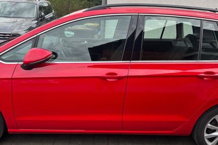 VW Golf Sportsvan 116.500 km 14.499 &euro; Düsseldorf 40229