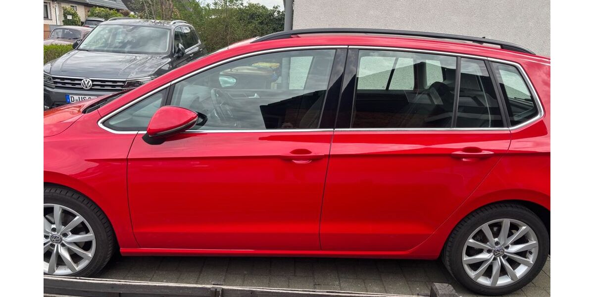 VW Golf Sportsvan 116.500 km 14.499 &euro; Düsseldorf 40229